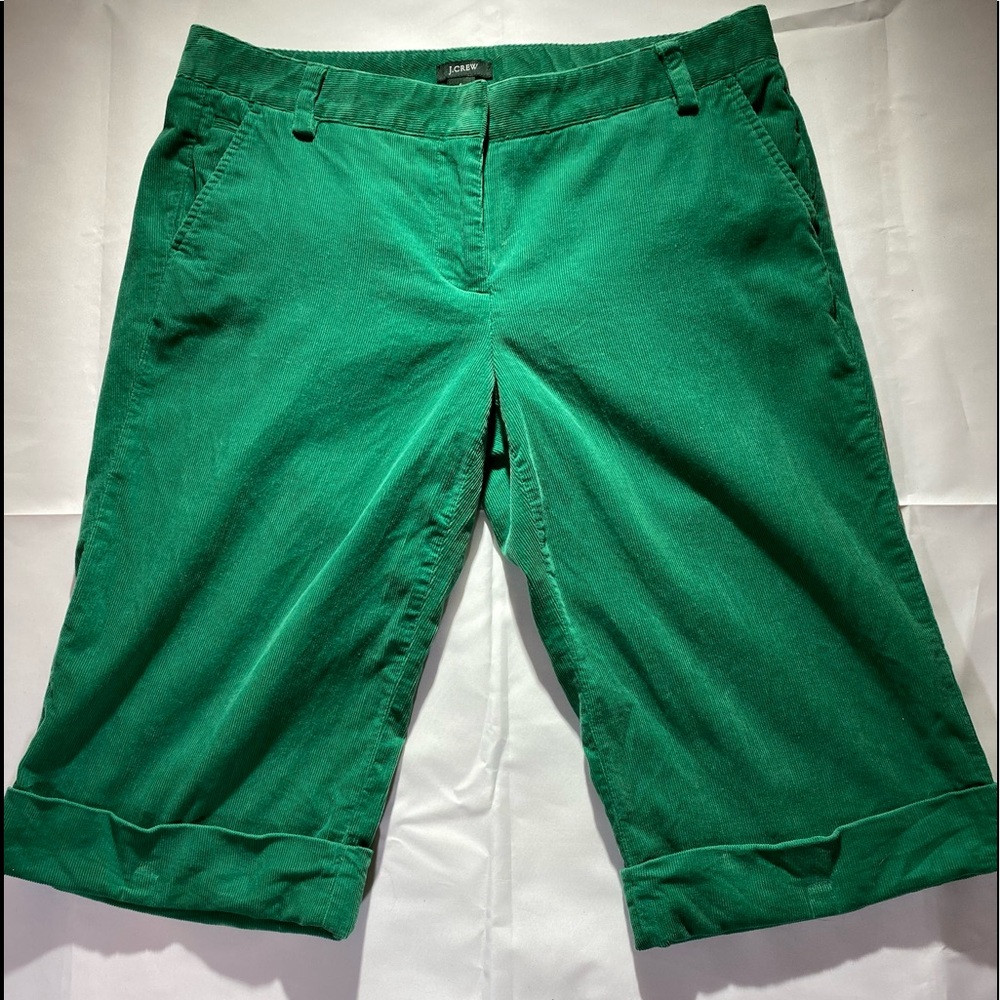 Green j. Crew capri shorts size 6 city fit